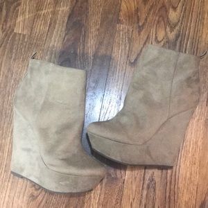 Suede wedge bootie